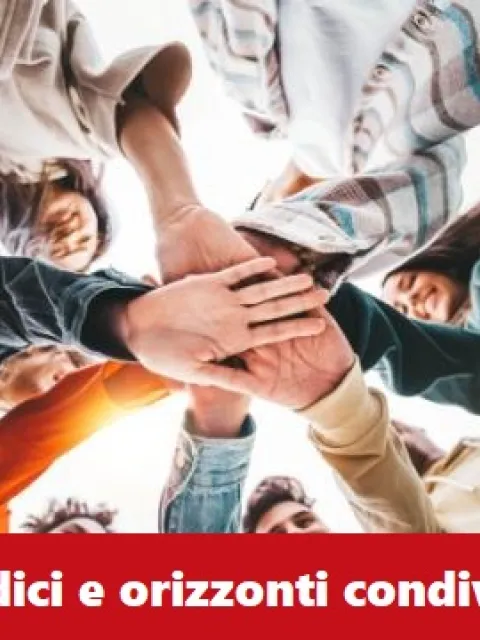 gruppo di mani tutti per uno