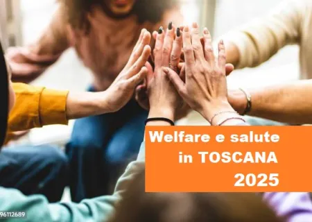 mani tese che si uniscono ad altre mani tese